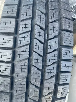 215/70r16 100T Pirreli Scorpion.