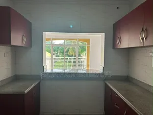 3bdrm Penthouse in Cromwell Estate, for rent