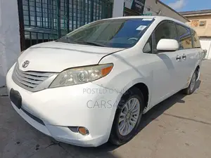 Toyota Sienna 2011 White