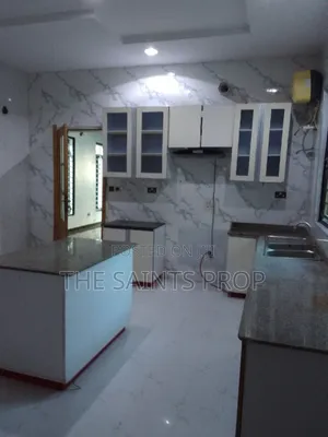 5bdrm Duplex in Chevy View Estate, Chevron for rent