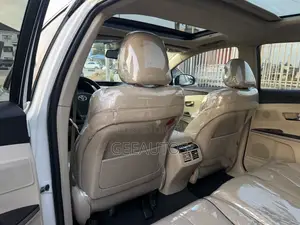 Toyota Venza V6 AWD 2011 White