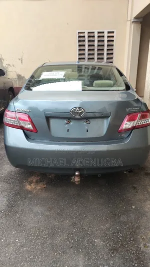 Toyota Camry Base 4dr Sedan (2.5L 4cyl 6M) 2010 Green