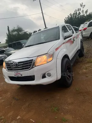 Toyota Hilux 2012 White