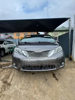 Toyota Sienna 2016 Gray