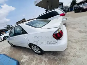 Toyota Camry SE 4rd Sedan (2.4L 4cyl 5M) 2004 White