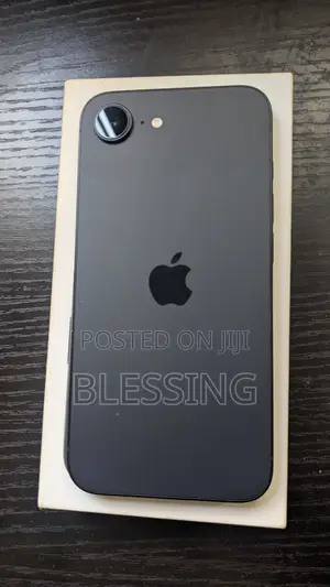 Apple iPhone 16e 128 GB Black