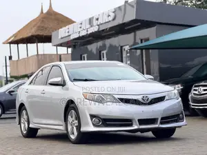 Toyota Camry SE 4dr Sedan (2.5L 4cyl 6A) 2014 Silver