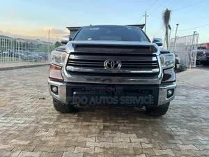 Toyota Tundra 2017 Brown