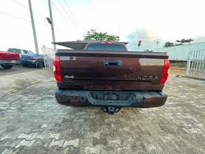 Toyota Tundra 2017 Brown