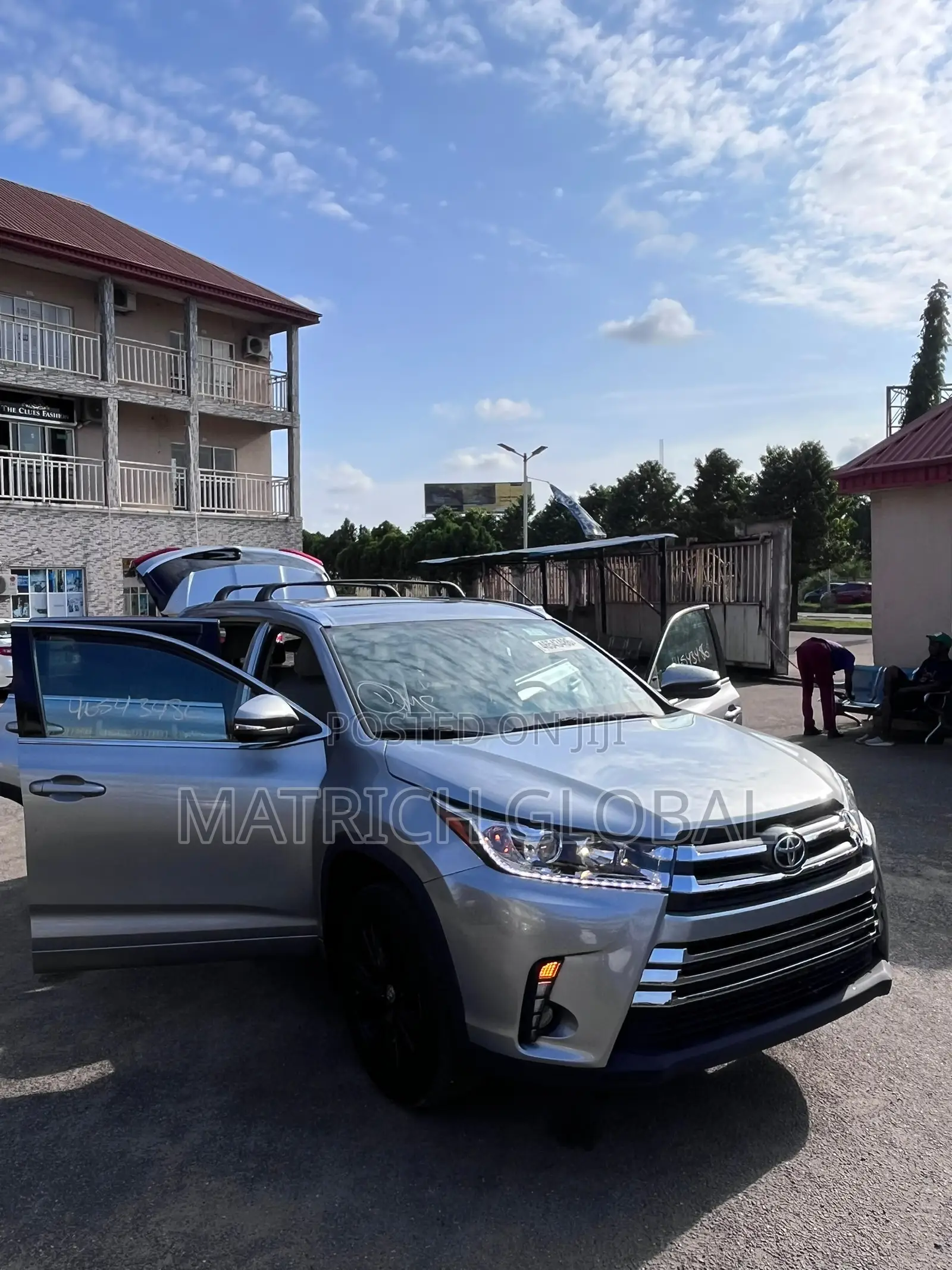 Toyota Highlander XLE 4dr SUV AWD (3.5L 6cyl 6A) 2015 Silver