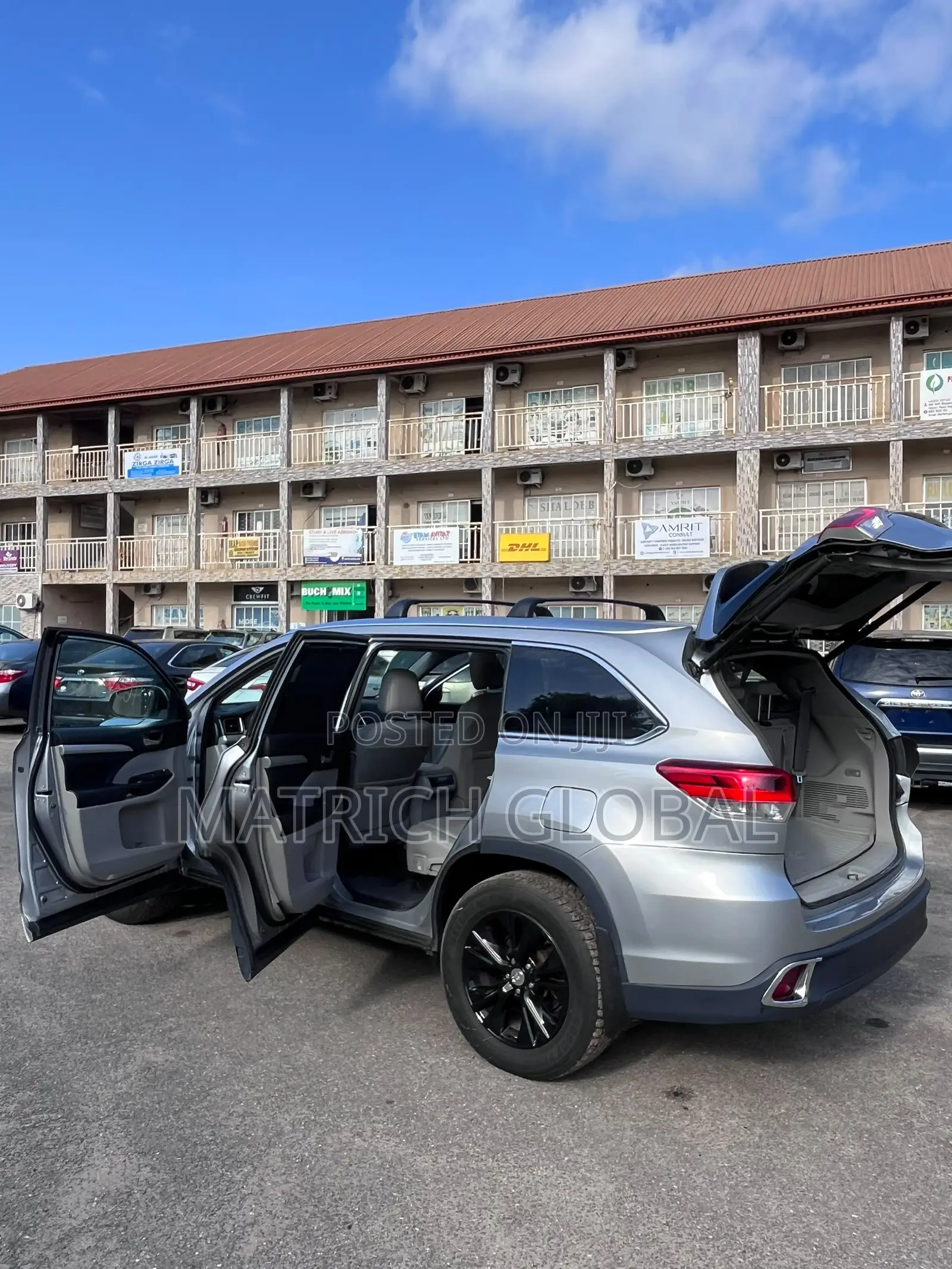 Toyota Highlander XLE 4dr SUV AWD (3.5L 6cyl 6A) 2015 Silver