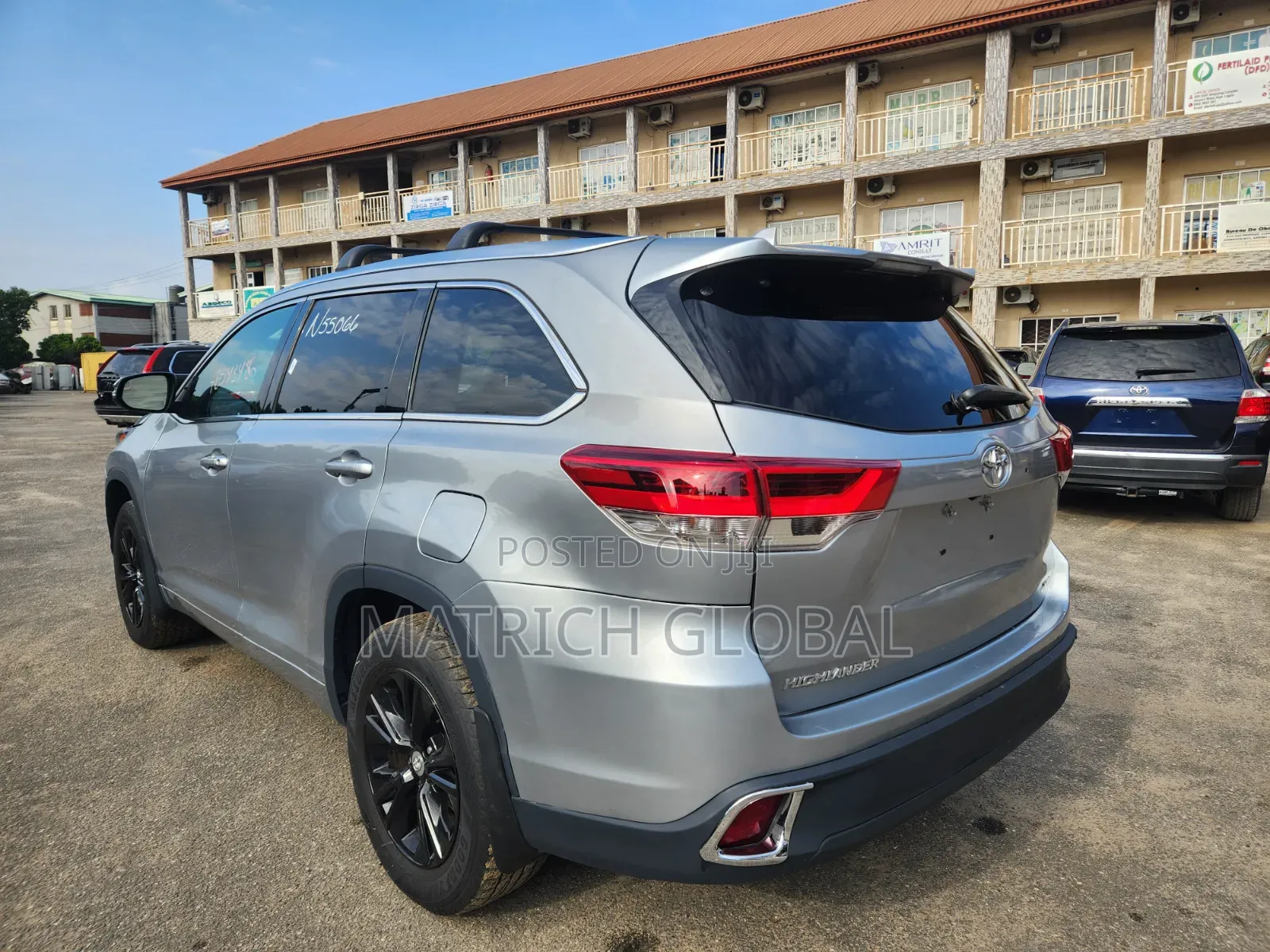 Toyota Highlander XLE 4dr SUV AWD (3.5L 6cyl 6A) 2015 Silver