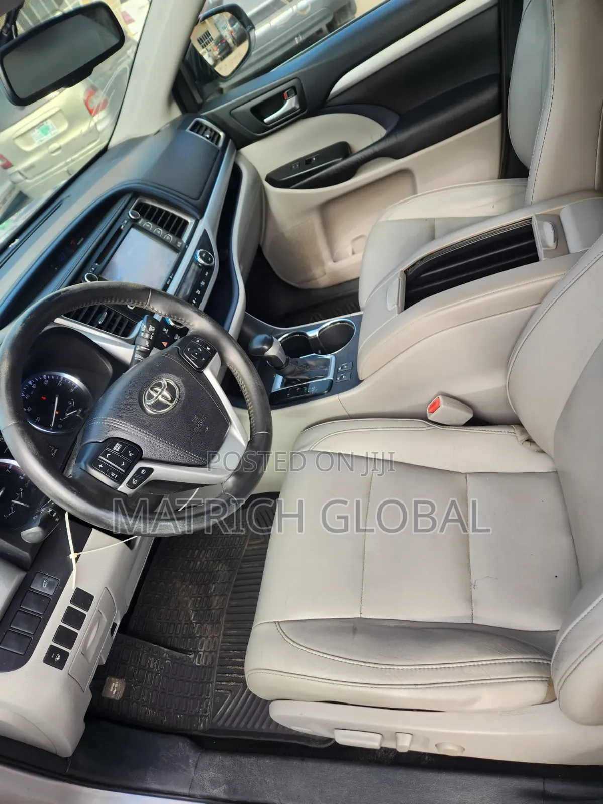 Toyota Highlander XLE 4dr SUV AWD (3.5L 6cyl 6A) 2015 Silver
