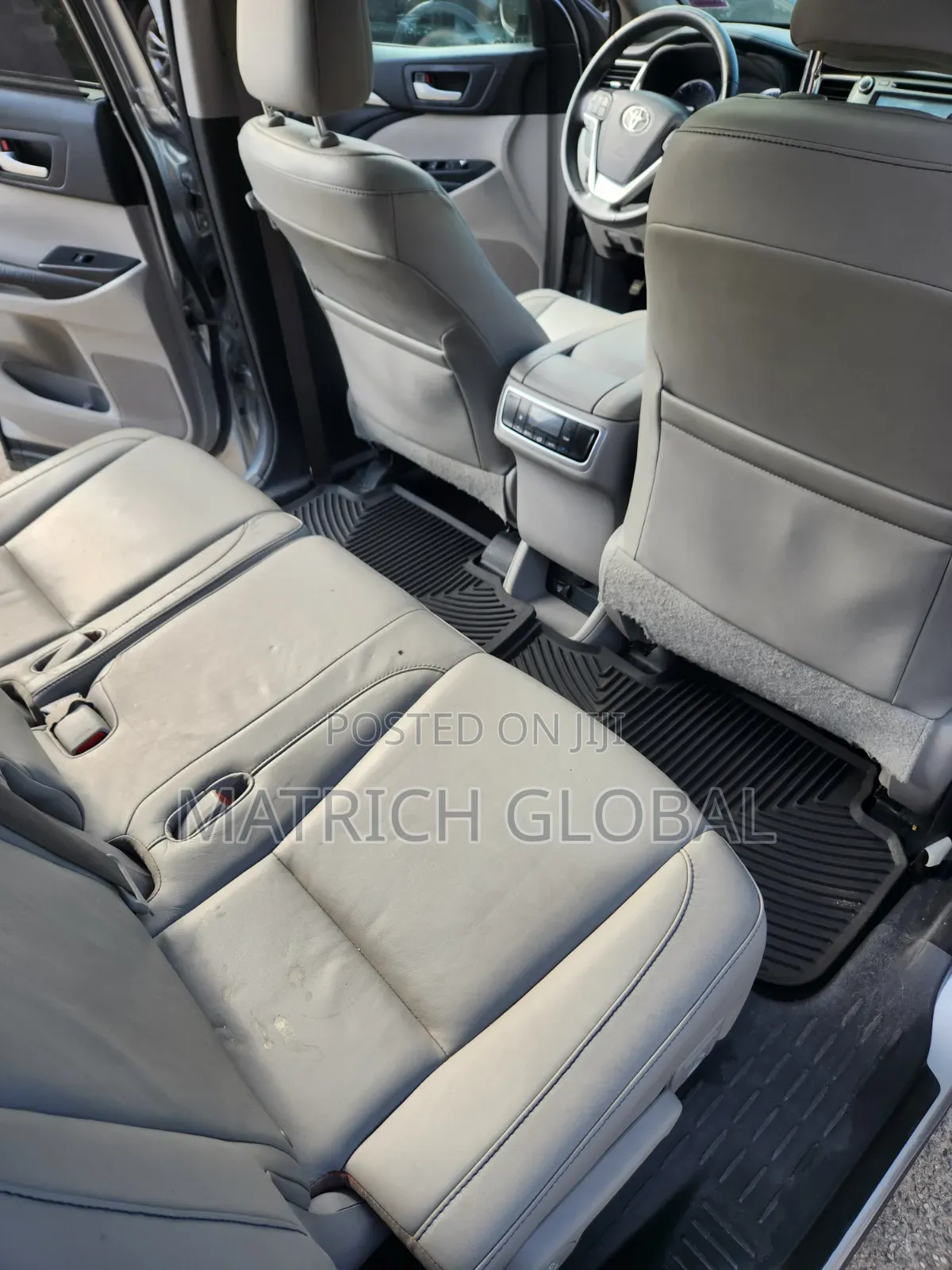 Toyota Highlander XLE 4dr SUV AWD (3.5L 6cyl 6A) 2015 Silver