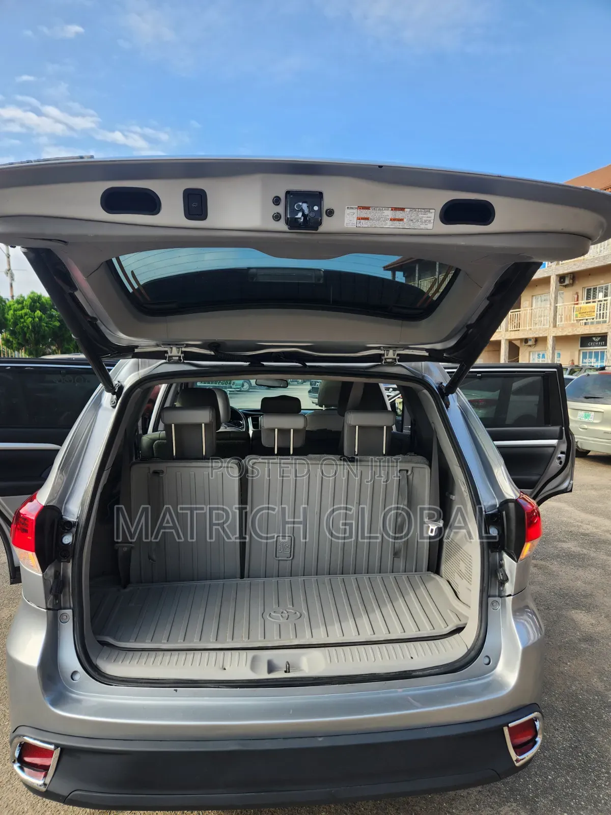Toyota Highlander XLE 4dr SUV AWD (3.5L 6cyl 6A) 2015 Silver