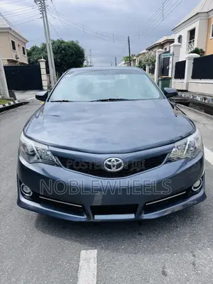 Toyota Camry SE 4dr Sedan (2.5L 4cyl 6A) 2013 Gray