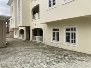10bdrm Block of Flats in Utako for sale