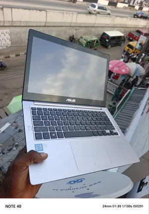 Laptop Asus ZenBook UX303UA 8GB Intel Core i5 SSD 256GB