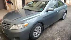Toyota Camry Base 4dr Sedan (2.5L 4cyl 6M) 2010 Green