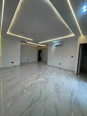 3bdrm Apartment in Ikeja Gra for rent