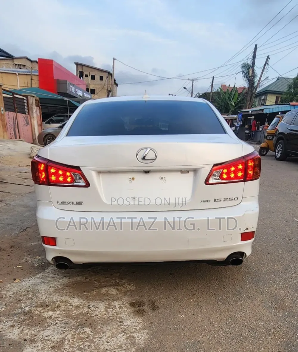 Lexus IS 250 AWD Automatic 2010 White