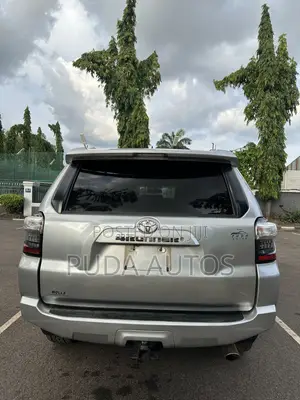Toyota 4-Runner SR5 Premium 4dr 4x4 (4.0L 6cyl 5A) 2016 Silver