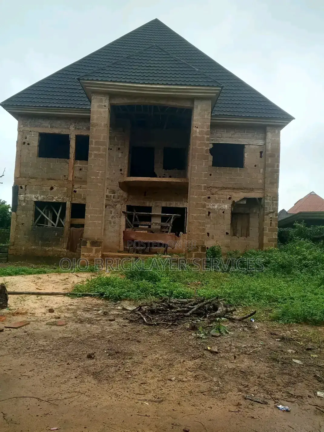 Experienced Bricklayer Available - House Fence Building