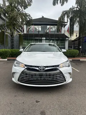 Toyota Camry LE 4dr Sedan (2.5L 4cyl 6A) 2016 White