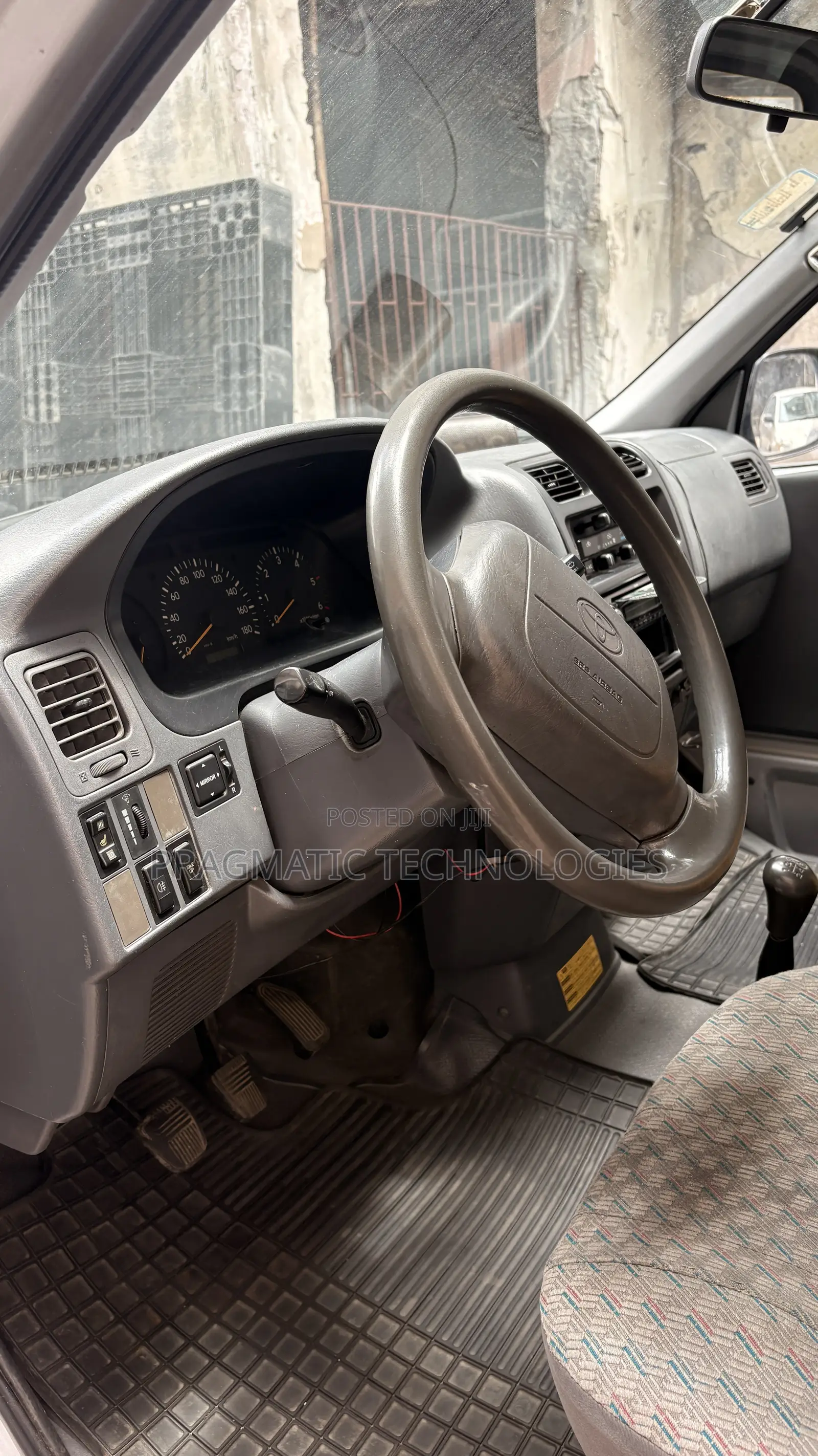 Toyota HiAce 2002 Silver