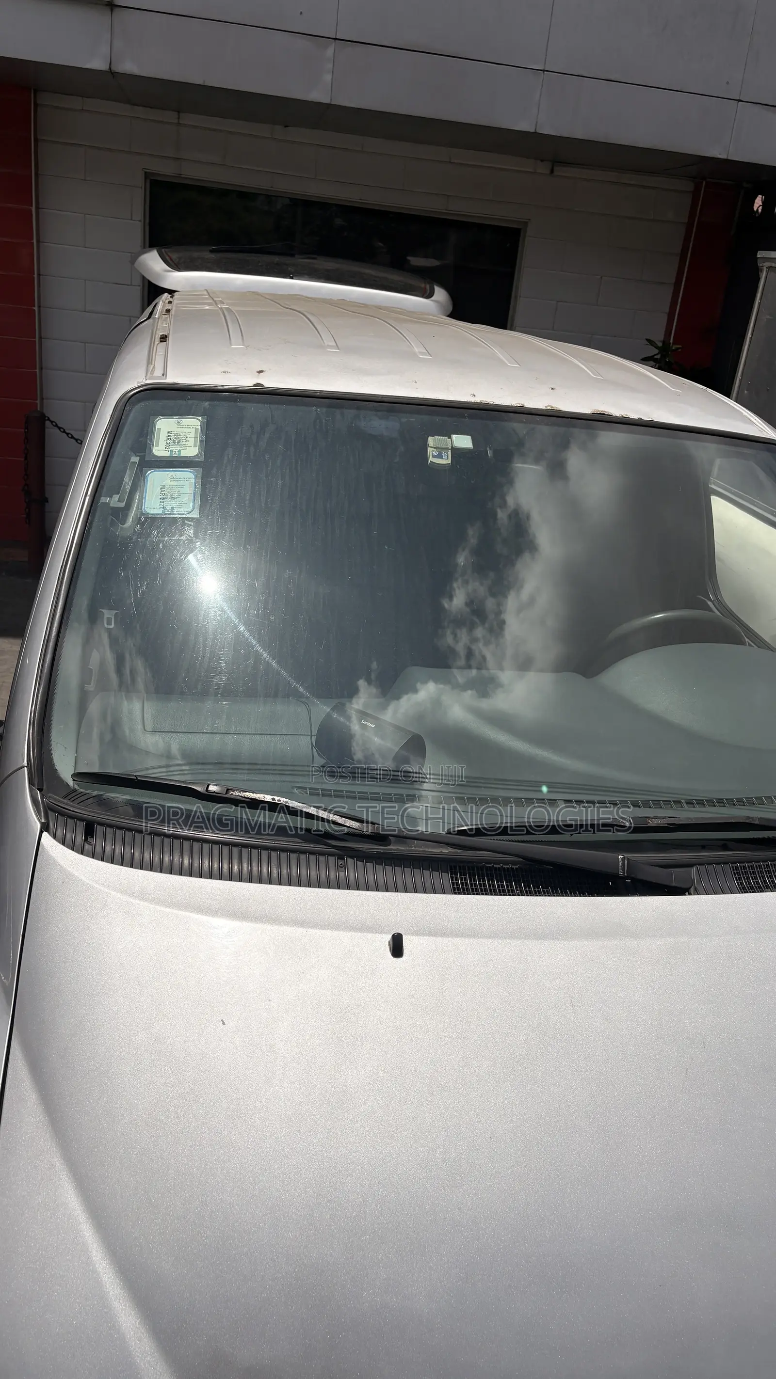Toyota HiAce 2002 Silver