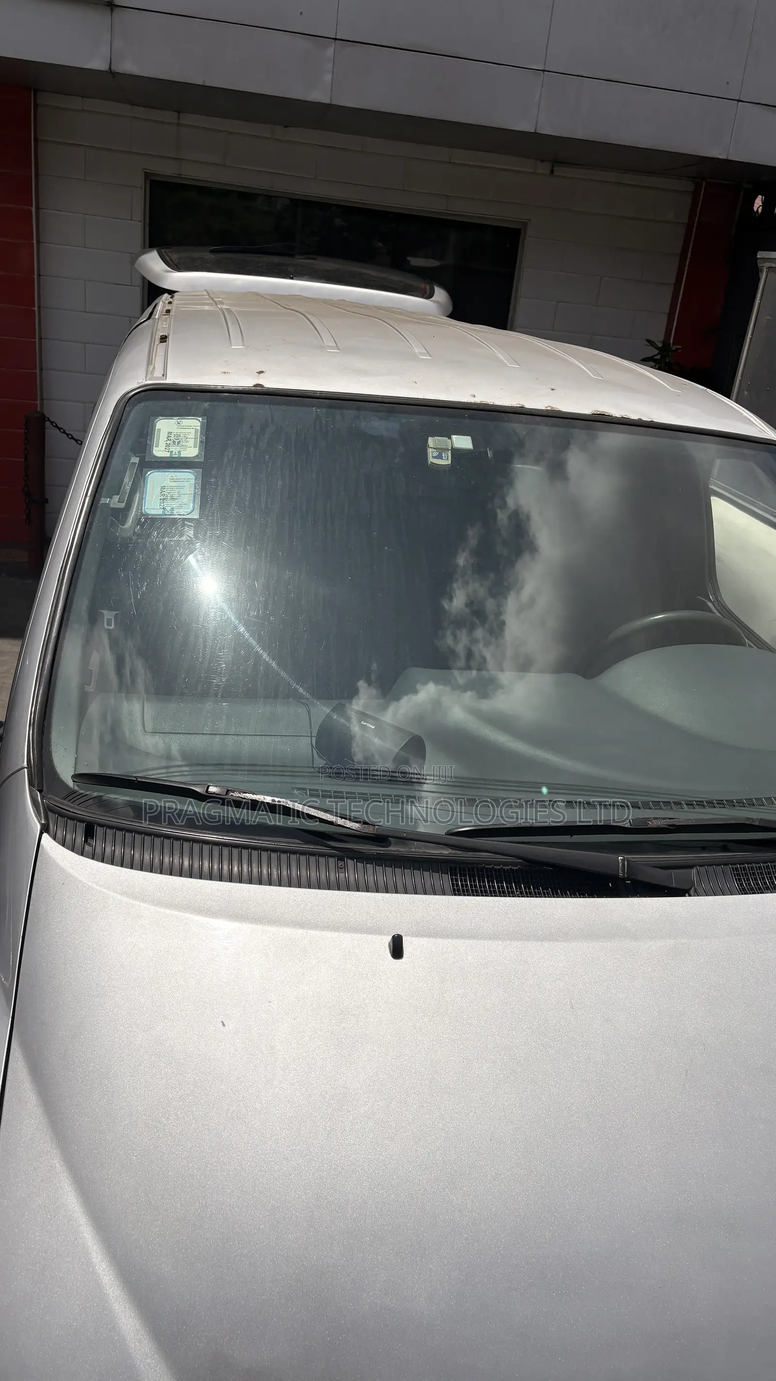 Toyota HiAce 2002 Silver