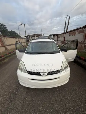 Toyota Sienna 2005 White
