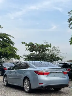 Lexus ES 350 FWD 2014 Blue