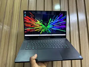 Laptop Razer Blade Advanced 16GB Intel Core i7 SSD 512GB