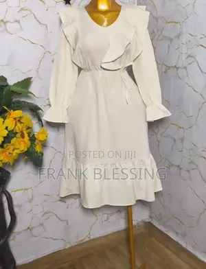 Beautiful Off White Gown for a Size 8/10/12s.Exactly as Seen in Photo