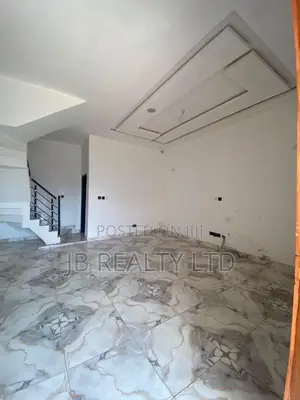 3bdrm Duplex in Lekki for rent