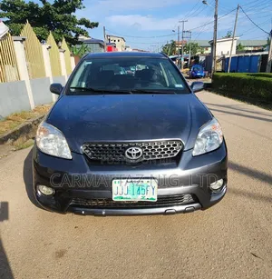 Toyota Matrix XR Hatchback FWD (1.8L 4cyl 4A) 2005 Gray