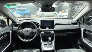 Toyota RAV4 XLE 2021 Gray