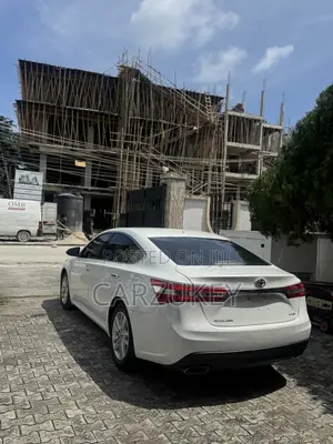 Toyota Avalon XLE 4dr Sedan (3.5L 6cyl 6A) 2014 White