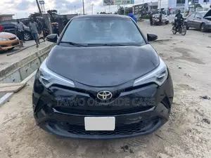 Toyota C-HR XLE FWD Sport Utility (2.0L 4cyl 2AM) 2018 Black