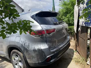 Toyota Highlander Limited 4dr SUV AWD (3.5L 6cyl 6A) 2015 Silver