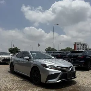Toyota Camry 2021 Silver
