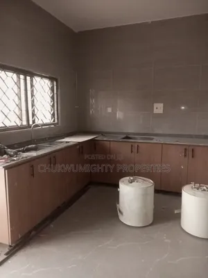 3bdrm Block of Flats in Wuse 2 Property for rent