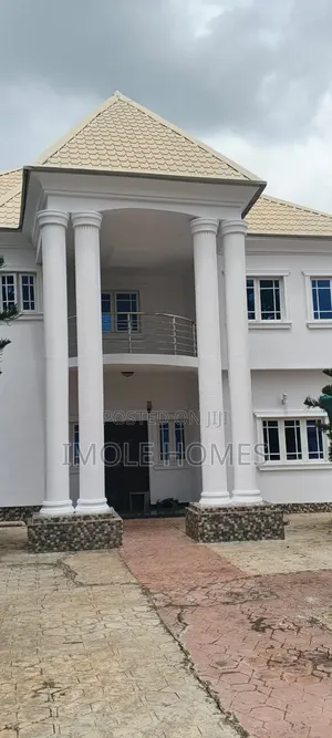 Furnished 5bdrm Duplex in Adetokun, Ibadan for sale