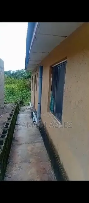 2 Self Contain on 50/120