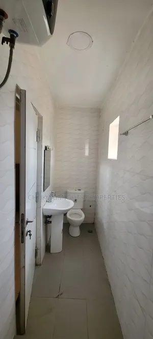 2bdrm Block of Flats in Guzape Property for rent