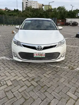 Toyota Avalon Limited 4dr Sedan (3.5L 6cyl 6A) 2014 White