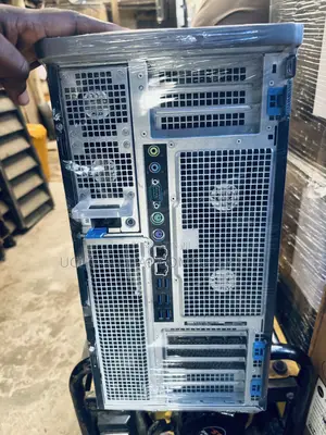 Desktop Computer Dell Precision 7920 32GB Intel Xeon SSD 750GB