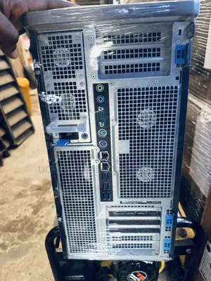Desktop Computer Dell Precision 7920 32GB Intel Xeon SSD 750GB