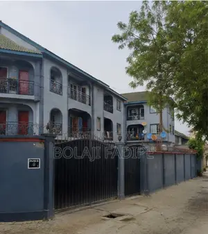 20bdrm Block of Flats in Egbeda / Egbeda for sale